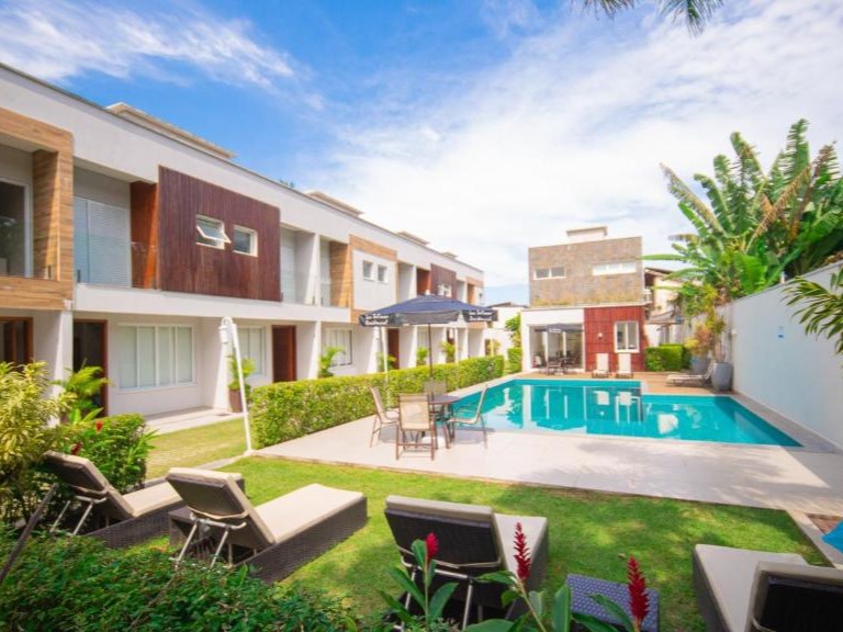 O Las Salinas Maresias, residencial de arquitetura inovadora, com apenas 8 casas no conceito Vacation Home, que oferece muito conforto e tranquilidade, projetado para quem busca um espaço para descanso em harmonia com a natureza.
